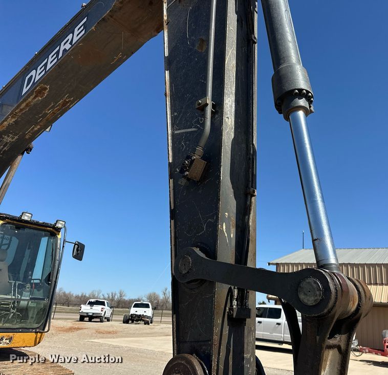 image for item EK0491 2016 John Deere 210G LC excavator