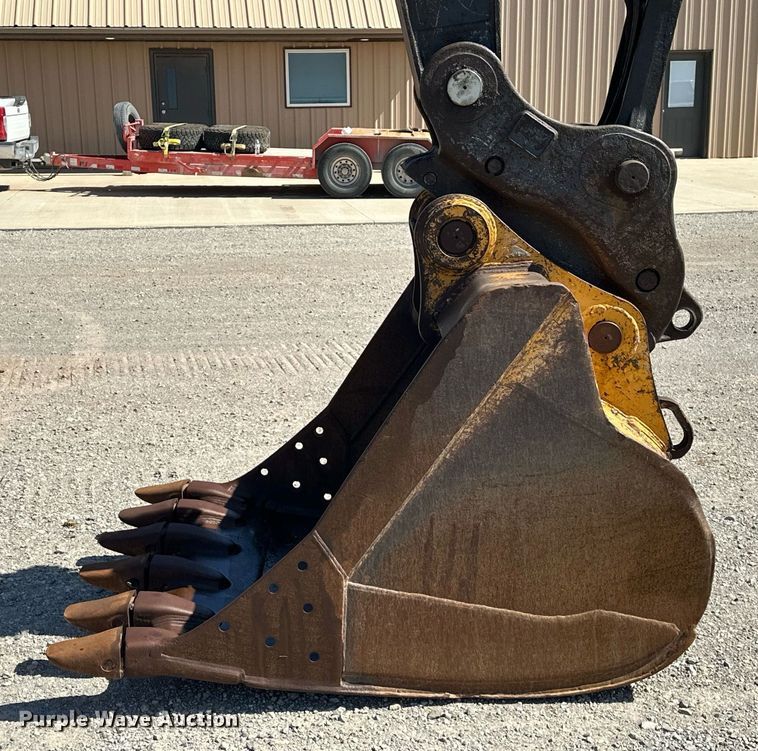 image for item EK0491 2016 John Deere 210G LC excavator