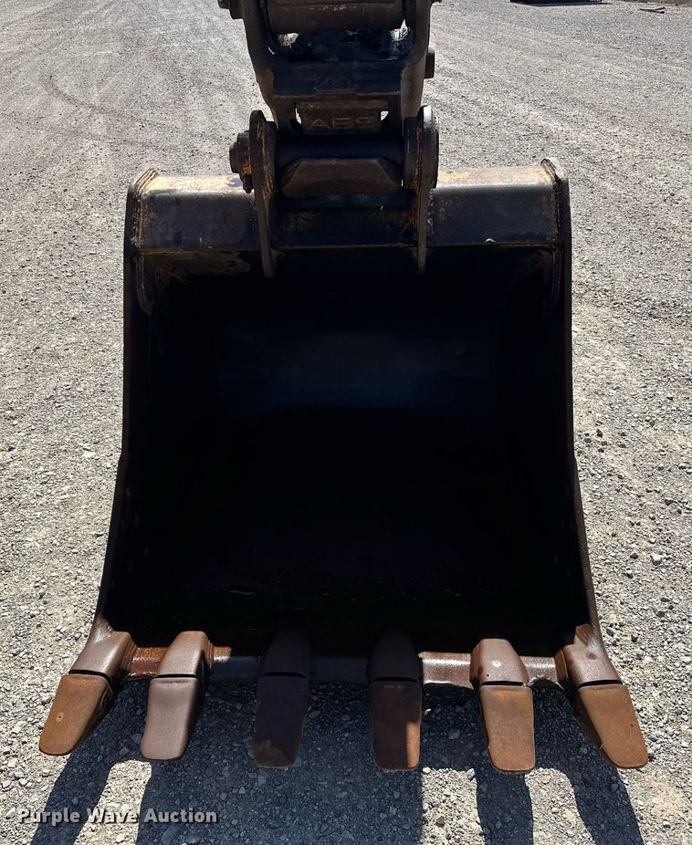 image for item EK0491 2016 John Deere 210G LC excavator