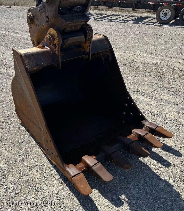 image for item EK0491 2016 John Deere 210G LC excavator