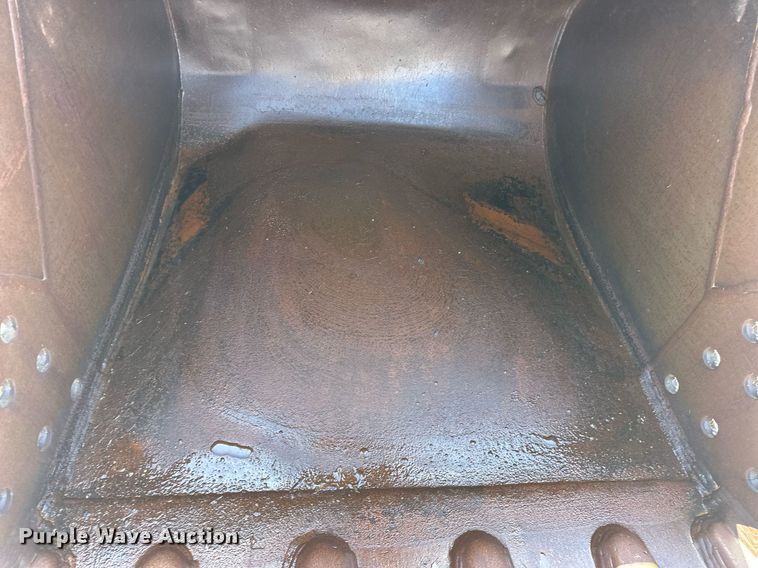 image for item EK0491 2016 John Deere 210G LC excavator