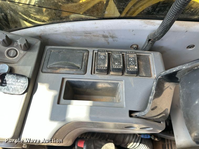 image for item EK0491 2016 John Deere 210G LC excavator