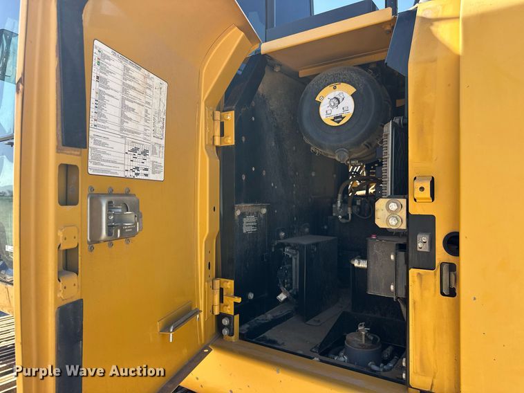 image for item EK0491 2016 John Deere 210G LC excavator