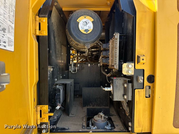 image for item EK0491 2016 John Deere 210G LC excavator