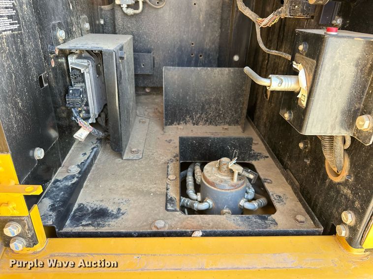 image for item EK0491 2016 John Deere 210G LC excavator