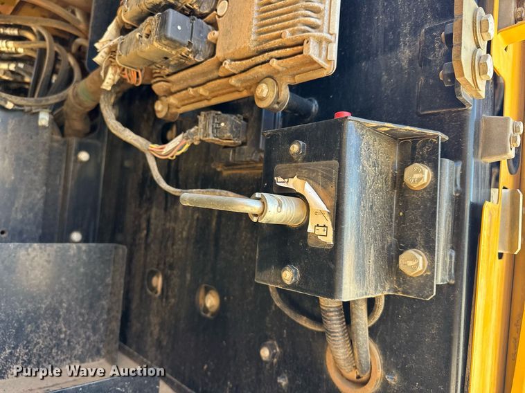 image for item EK0491 2016 John Deere 210G LC excavator