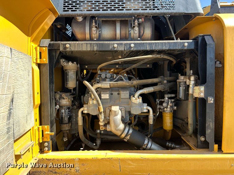 image for item EK0491 2016 John Deere 210G LC excavator