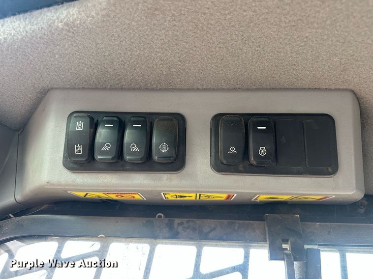 image for item EK0510 2021 Caterpillar 299D3 XE tracked skid steer loader