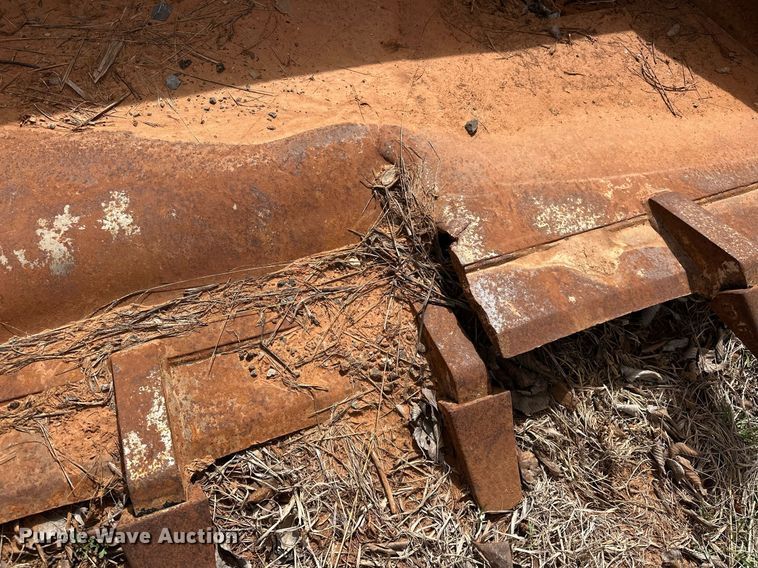 image for item EK0528 John Deere T84 83