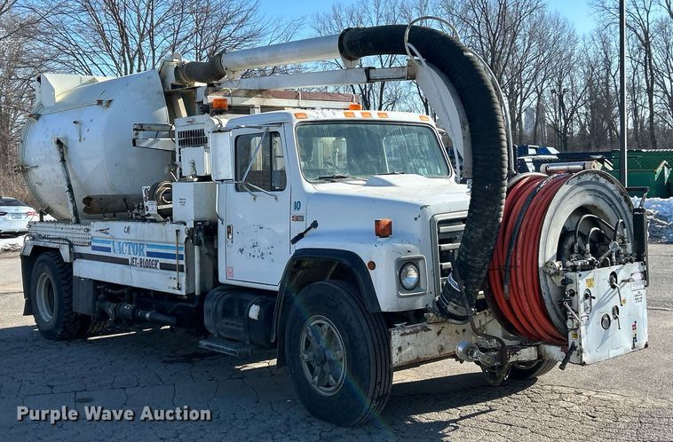 image for item EK2562 1988 International 1954 sewer jetter truck