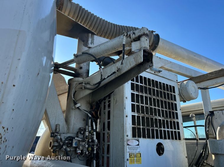 image for item EK2562 1988 International 1954 sewer jetter truck