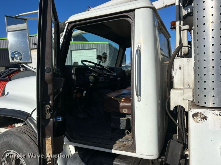 image for item EK2562 1988 International 1954 sewer jetter truck