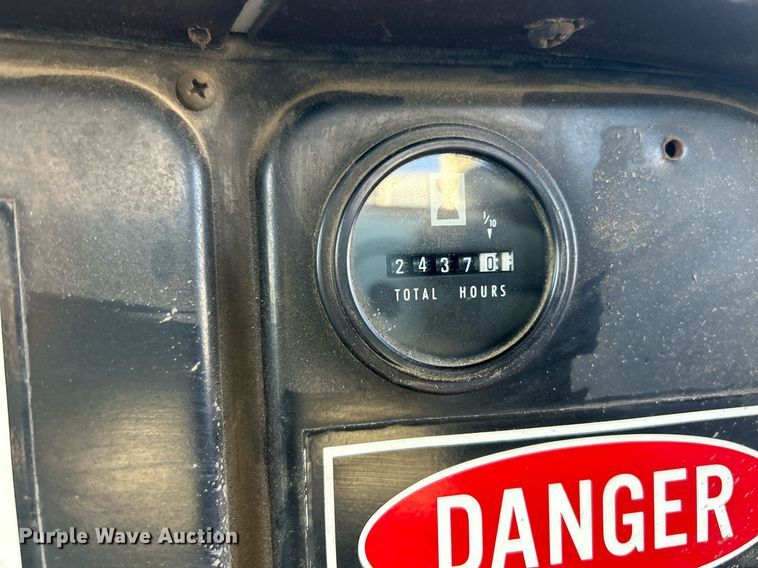 image for item EK2562 1988 International 1954 sewer jetter truck