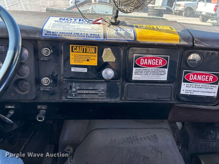 image for item EK2562 1988 International 1954 sewer jetter truck