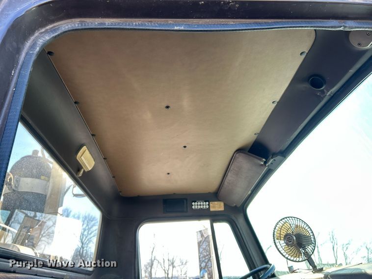 image for item EK2562 1988 International 1954 sewer jetter truck