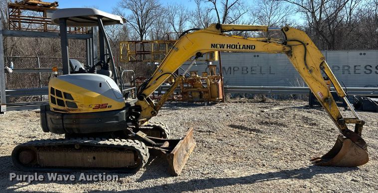 image for item EK2723 2012 New Holland E35B mini excavator