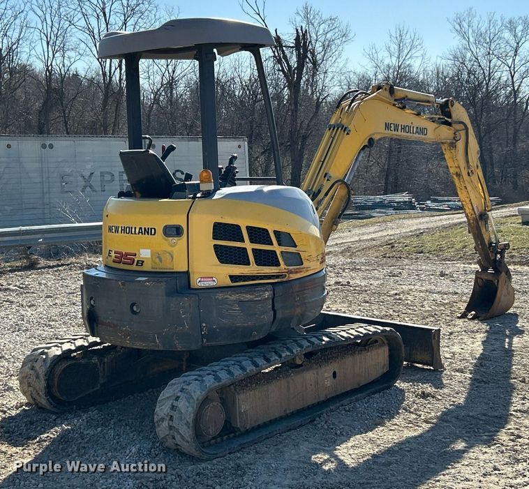 image for item EK2723 2012 New Holland E35B mini excavator