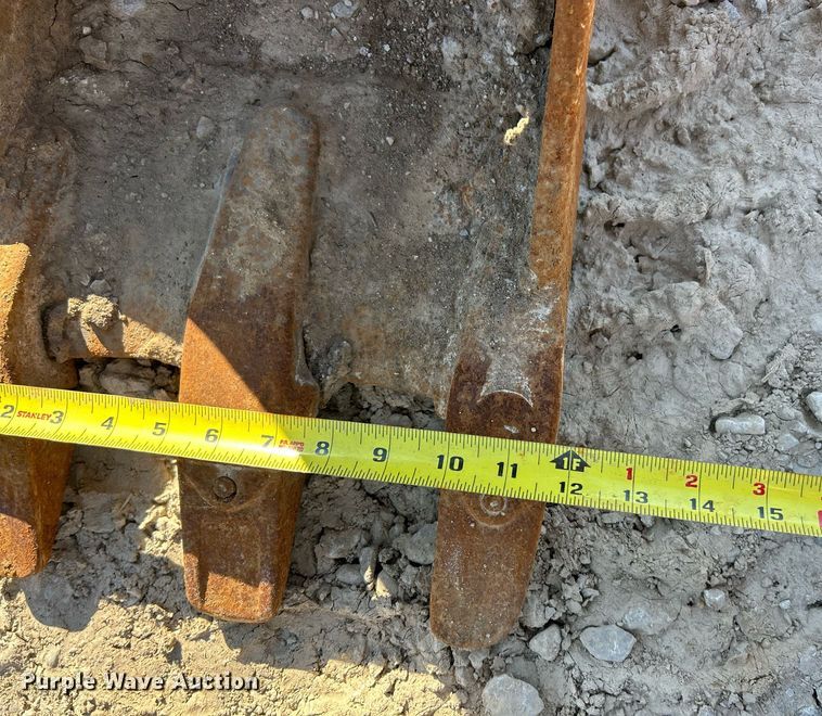 image for item EK2723 2012 New Holland E35B mini excavator