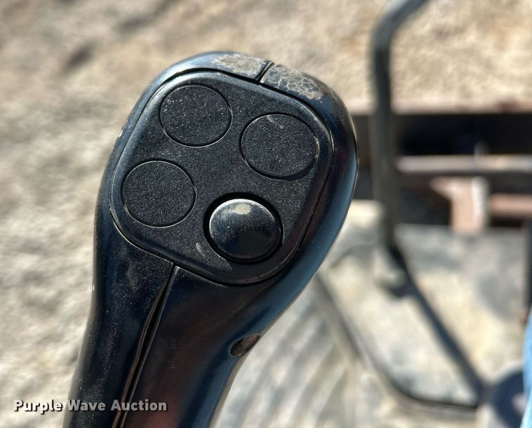 image for item EK2723 2012 New Holland E35B mini excavator