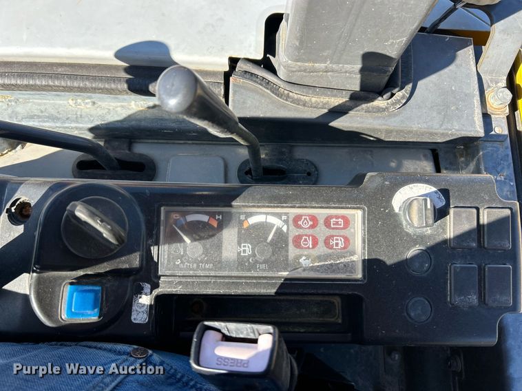 image for item EK2723 2012 New Holland E35B mini excavator