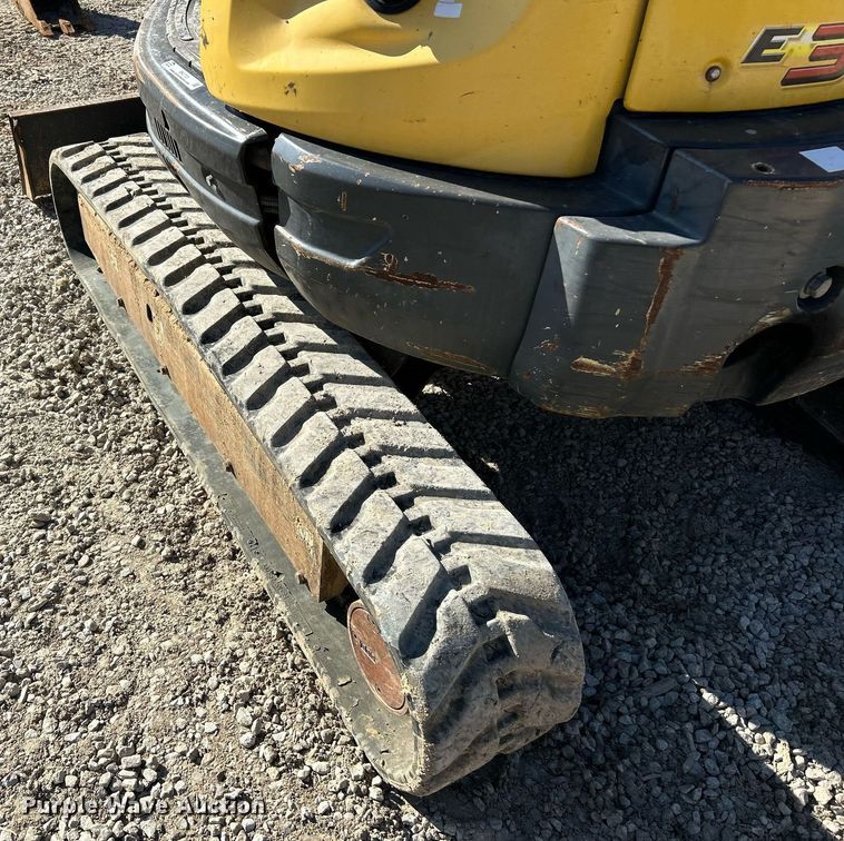 image for item EK2723 2012 New Holland E35B mini excavator