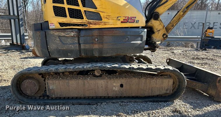 image for item EK2723 2012 New Holland E35B mini excavator