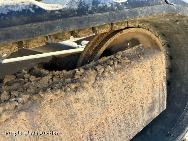 image for item EK2723 2012 New Holland E35B mini excavator