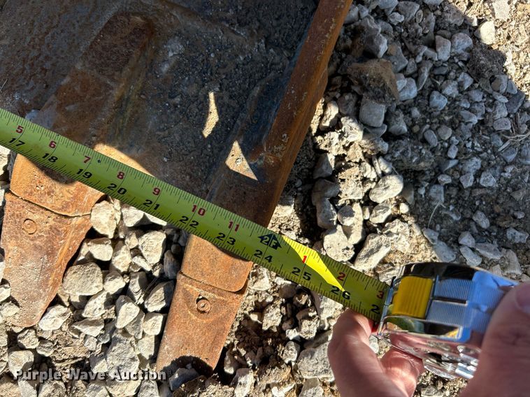 image for item EK2723 2012 New Holland E35B mini excavator