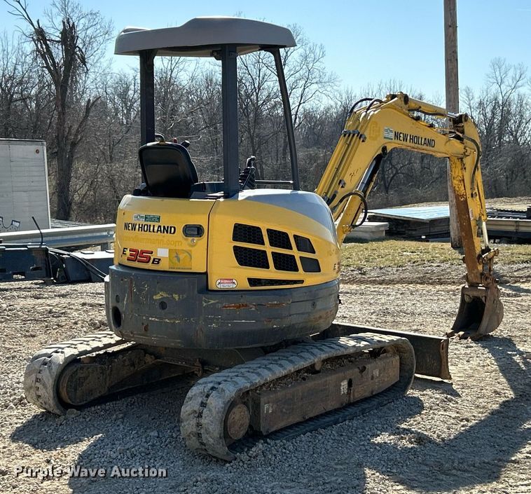 image for item EK2724 2013 New Holland E35B mini excavator
