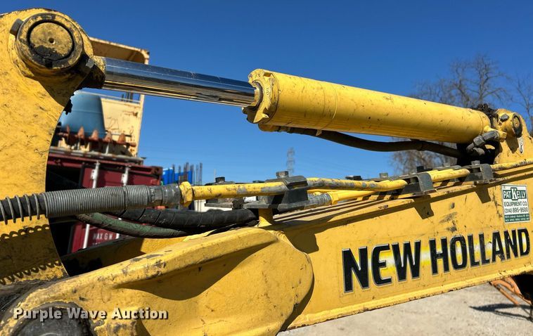 image for item EK2724 2013 New Holland E35B mini excavator