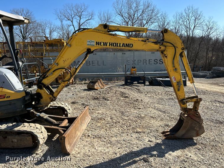 image for item EK2724 2013 New Holland E35B mini excavator