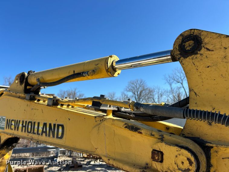 image for item EK2724 2013 New Holland E35B mini excavator