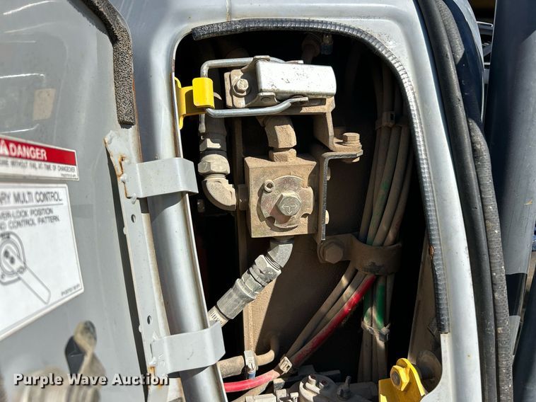 image for item EK2724 2013 New Holland E35B mini excavator