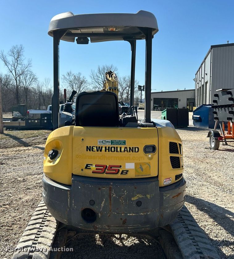 image for item EK2724 2013 New Holland E35B mini excavator
