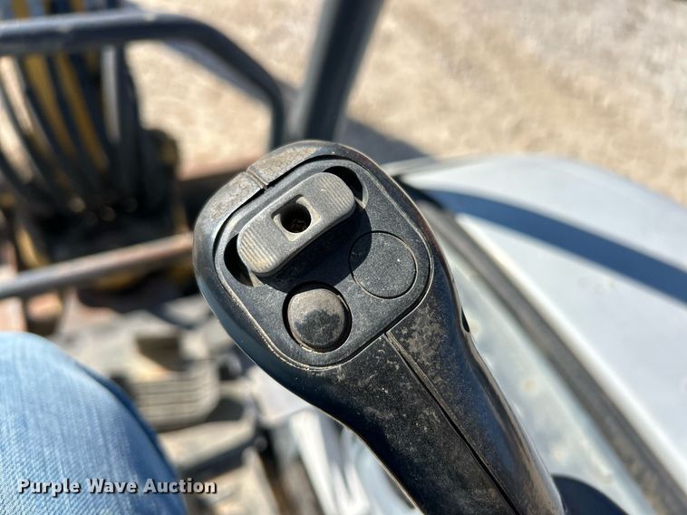 image for item EK2724 2013 New Holland E35B mini excavator