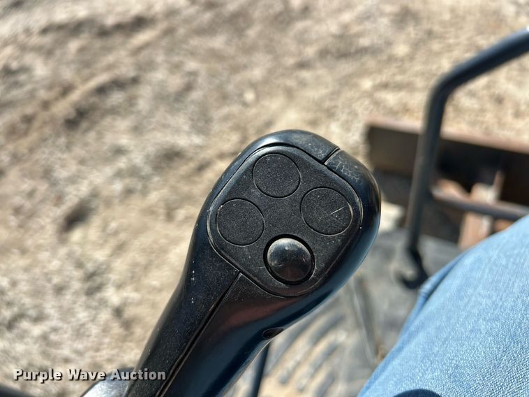 image for item EK2724 2013 New Holland E35B mini excavator