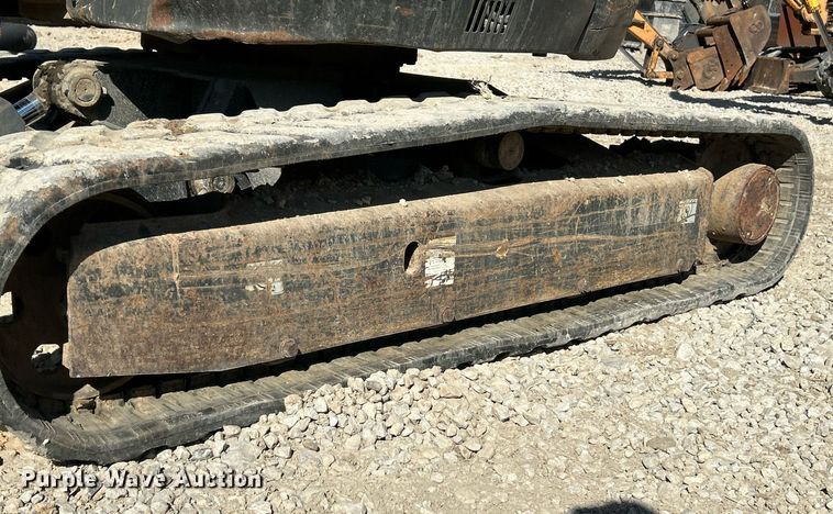 image for item EK2724 2013 New Holland E35B mini excavator