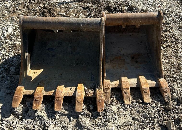 image for item EK2724 2013 New Holland E35B mini excavator