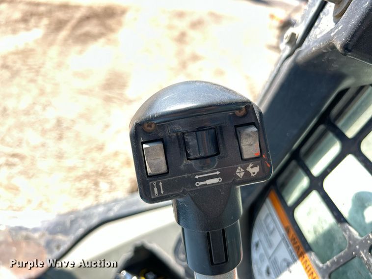 image for item EK2726 2012 Bobcat T630 tracked skid steer loader