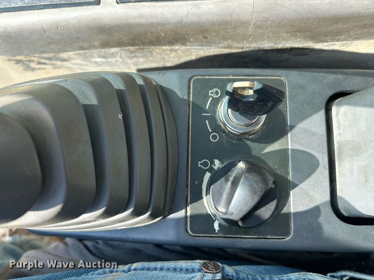 image for item EK2737 2003 Caterpillar 325C L excavator