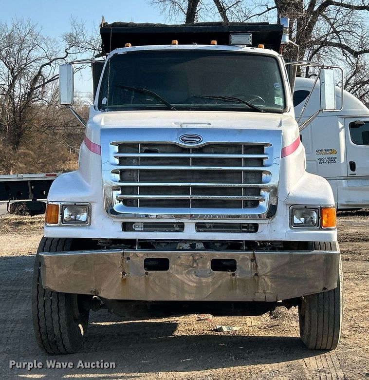 image for item EK2739 1999 Sterling L8511 dump truck