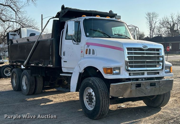 image for item EK2739 1999 Sterling L8511 dump truck