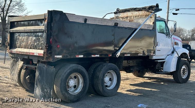 image for item EK2739 1999 Sterling L8511 dump truck