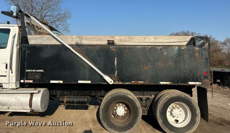 image for item EK2739 1999 Sterling L8511 dump truck