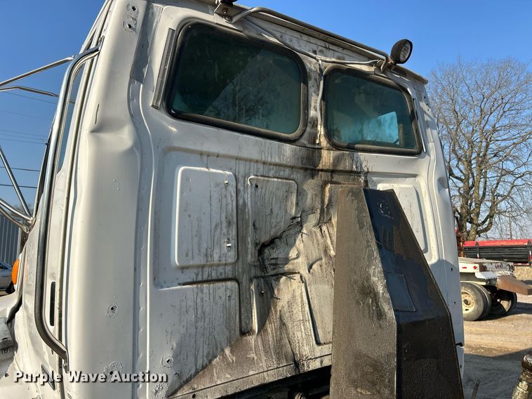 image for item EK2739 1999 Sterling L8511 dump truck