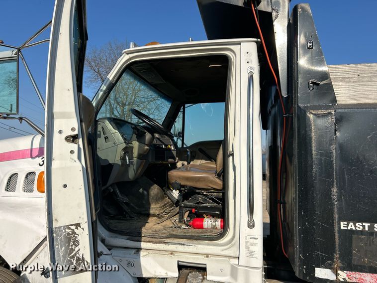 image for item EK2739 1999 Sterling L8511 dump truck