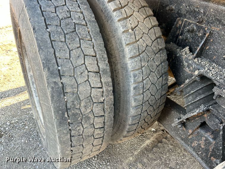 image for item EK2739 1999 Sterling L8511 dump truck