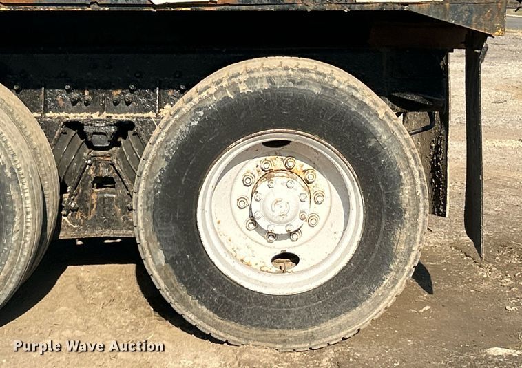 image for item EK2739 1999 Sterling L8511 dump truck