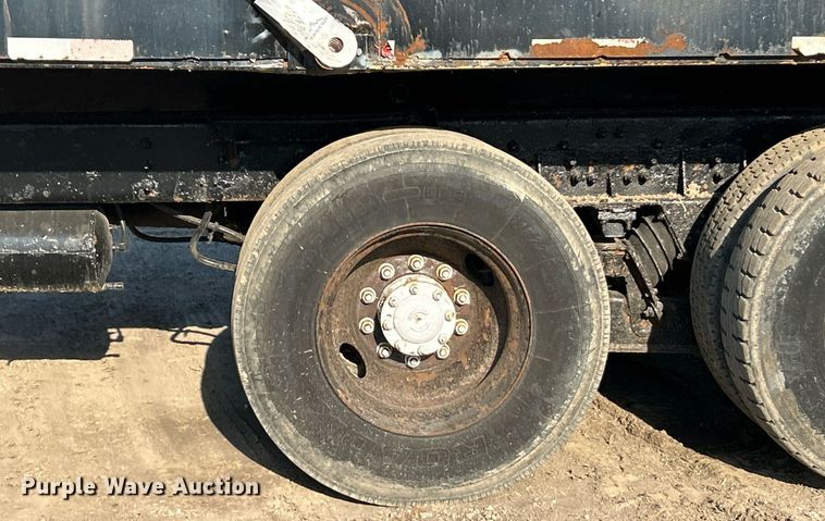 image for item EK2739 1999 Sterling L8511 dump truck