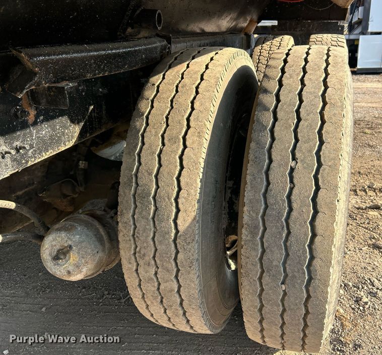 image for item EK2739 1999 Sterling L8511 dump truck